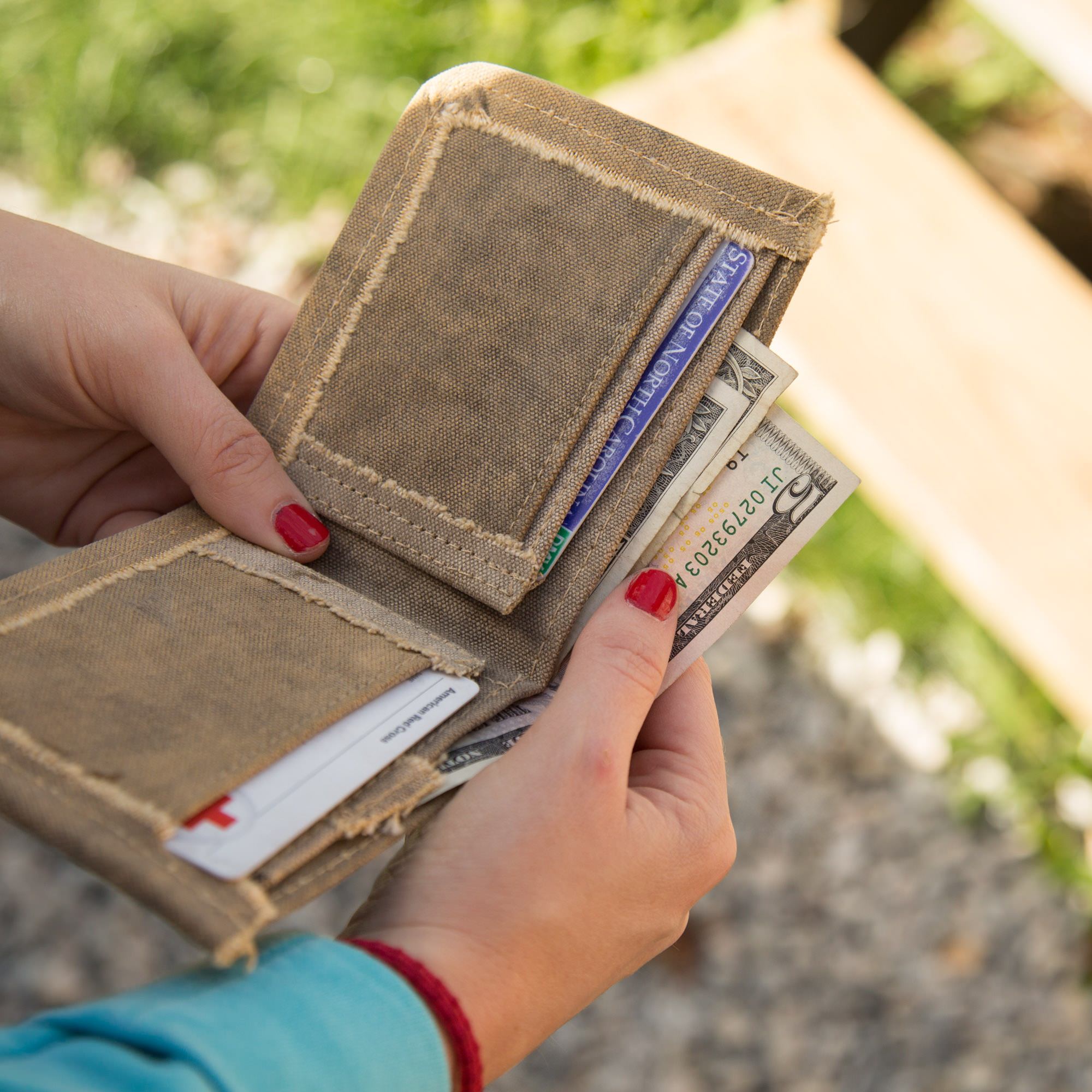 Bariri Bi-Fold Wallet
